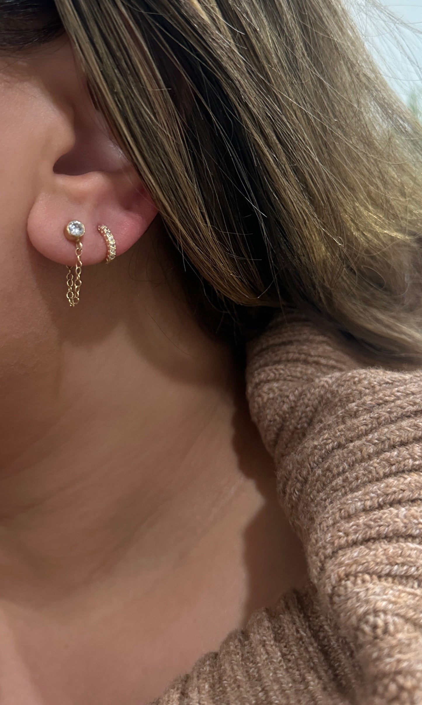 Micro Clarity Huggie Gold
