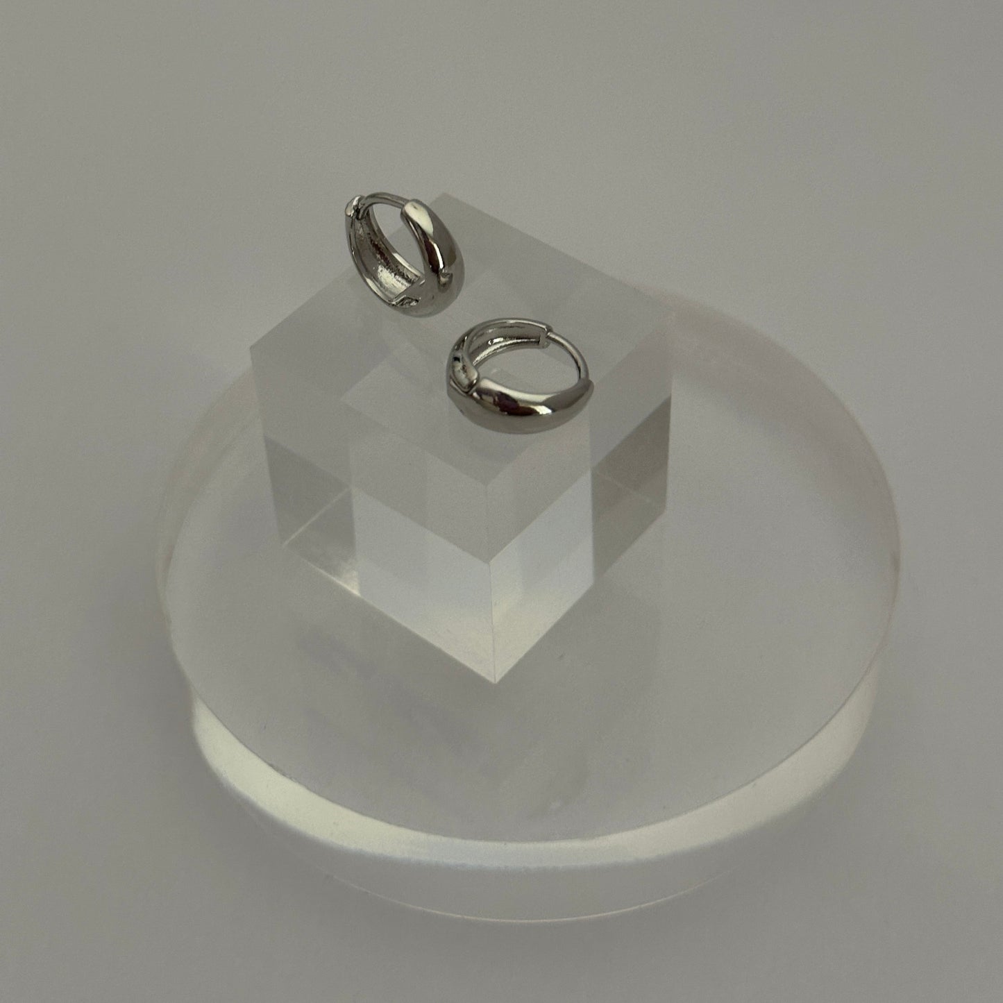 White Gold Dome Huggie