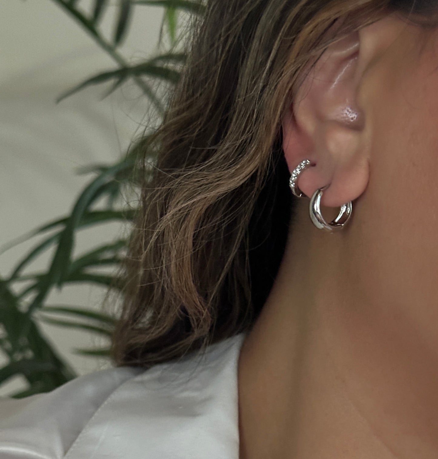 Micro Clarity Huggie White Gold