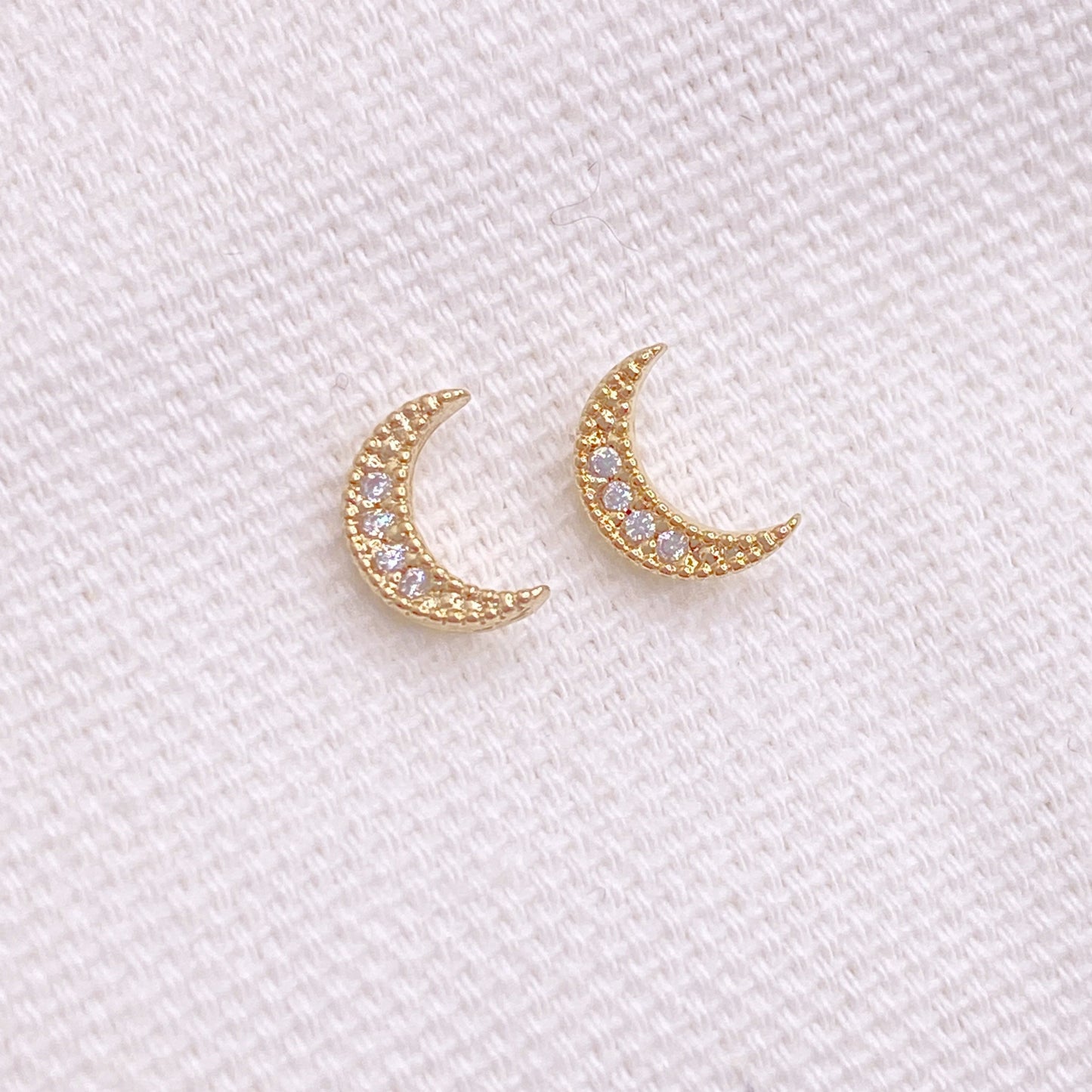 Crescent Moon Stud