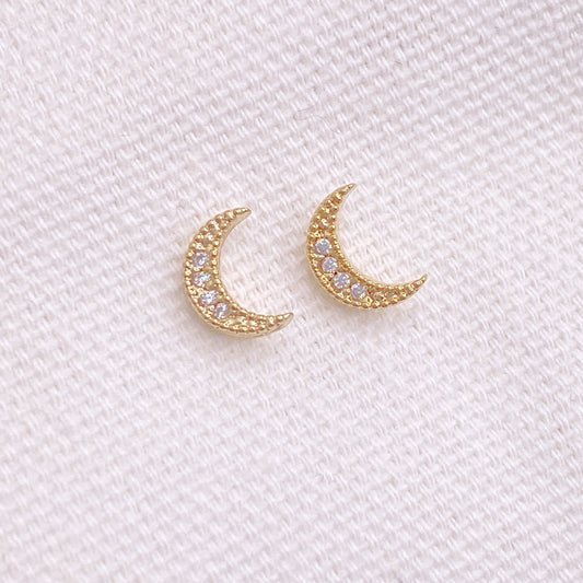 Crescent Moon Stud