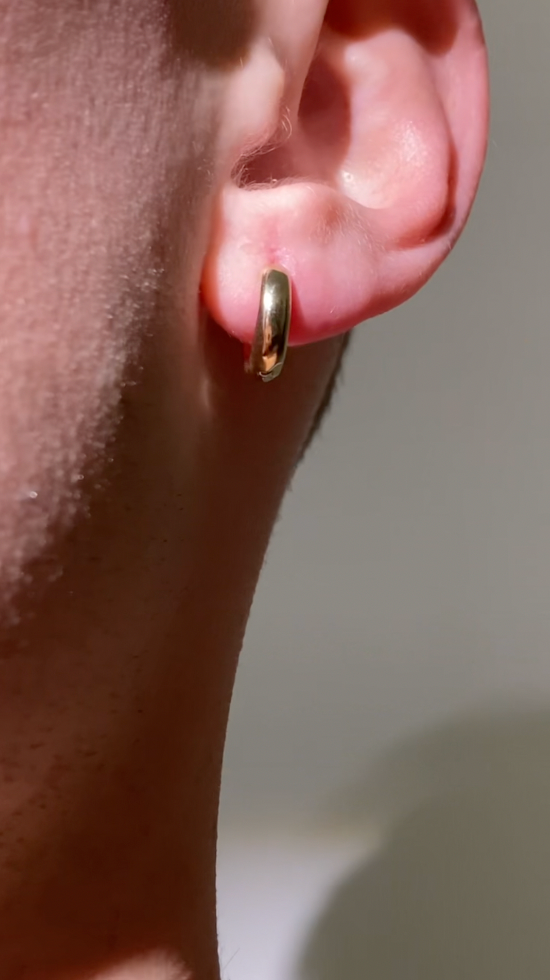 Small Huggie Gold
