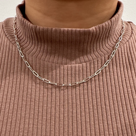 Mid-size Paperclip Necklace Silver